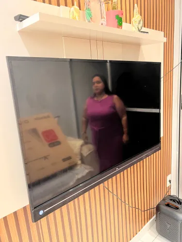 TV Philco - somente a tela escura