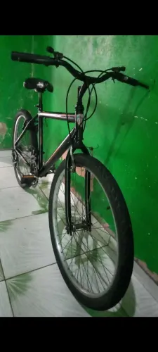 Vendo uma Bicicleta Esportiva Aro 26