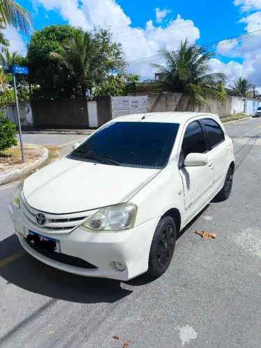 Toyota Etios XS 1.3 Flex 16V 5P Mec. 2013