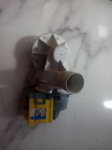 Peças pra maquina de lavar .