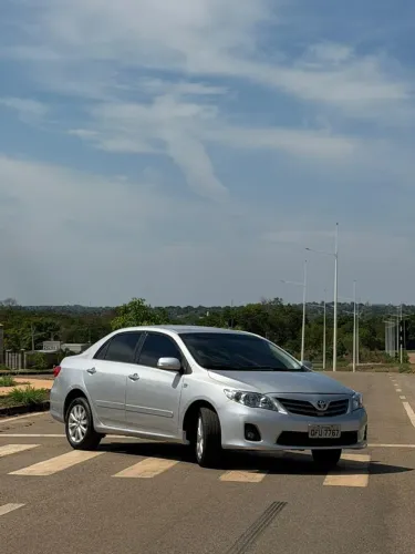 Toyota Corolla Altis 2.0 Flex 16V Aut. 2013
