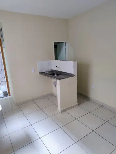 Alugo casa