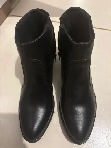 Bota preta ankle boot tamanho 36