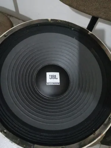 Falante JBL sub 15 super pesado par
