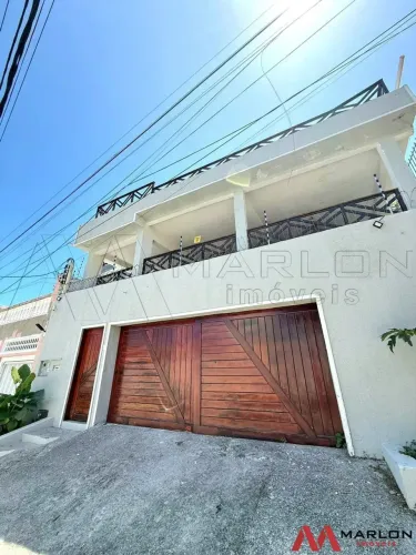 Casa em Ponta Negra, próx a beira mar, 4 quartos, sendo 2 suítes, área gourmet, 275m².