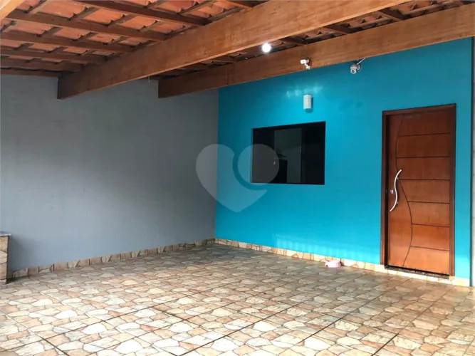 Casa térrea com dois dormitórios na Zona Norte