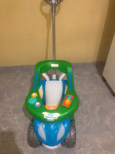 Carrinho bebê passeio
