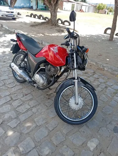 Fan 125 muito boa nd pra fz só pegar e andar