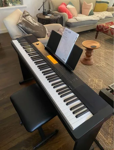 Casio CDP-220R ? piano digital 88 teclas