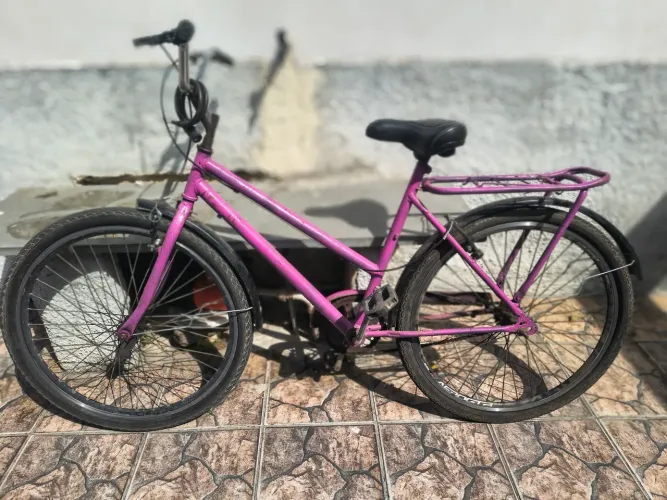 Vendendo bicicleta