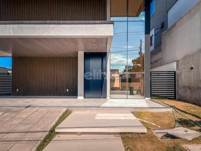 Casa alto padrão | Cidade Alpha | 4 Suítes | 4 vagas | 286 m² à venda