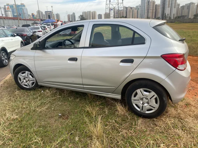 Chevrolet Onix JOY Hatch 1.0 8V Flex Mec. 4P 2018