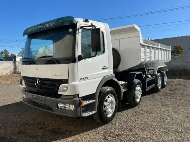 Caminhão MB Atego 2425 Caçamba Basculante 2011/2012