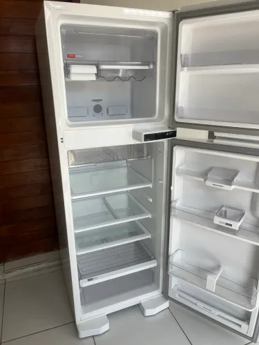 Geladeira Brastemp 375 litros toda original 