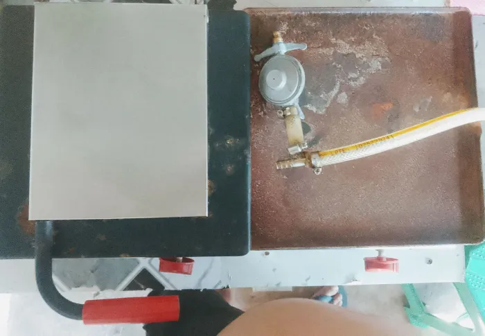 Chapa de amburguer a gás