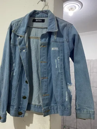 Jaqueta Jeans Infantil Boss Destroyed - Tamanho 10 (Usada uma única vez)