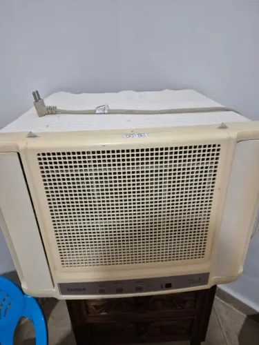 Ar Condicionado de Caixa Com Contrfole Remoto, 10.000 BTU's, Marca Consul.