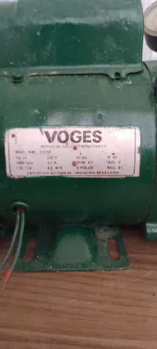 Vando bomba injetora, funcionando 100%,marca VOGES.