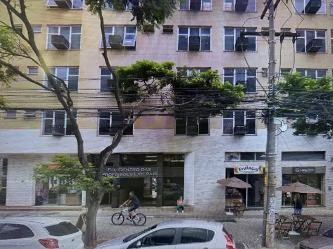 Sala Comercial no Edifício das Profissões Liberais - Bairro Cruzeiro - Frente ao TJMG