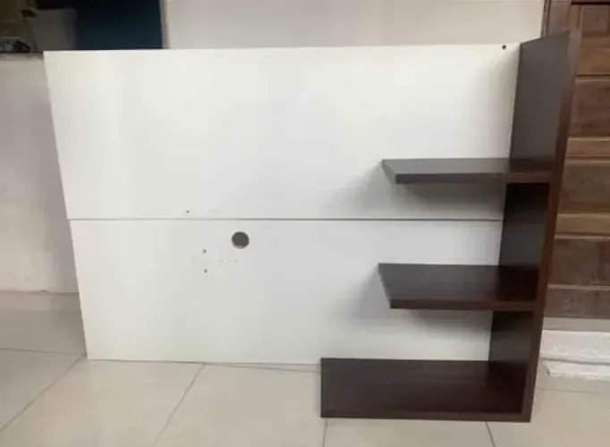 Painel de Madeira c/ Prateleiras