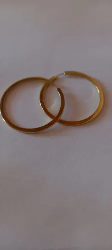 Brinco de argola em ouro