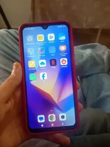 Vendo redmi note 8 tela original sem trincado semi nove somente tampa traseira pouco trinc