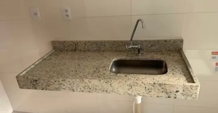 Vendo pia de cozinha, banheiro e tanque com cubas