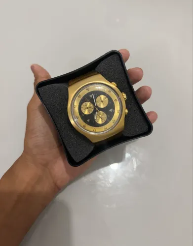 Swatch cara preta pirâmide