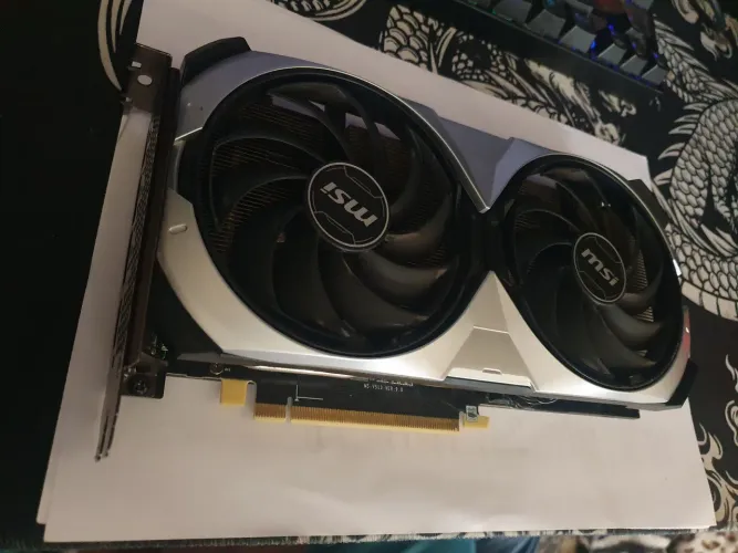 Placa de vídeo RTX 4070 msi (liga mais não da vídeo, para concerto)