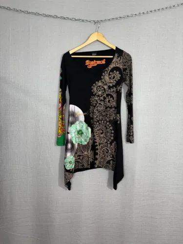 Vestido asimetrico tam P Marca Desigual