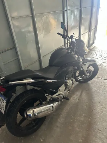 Vendo moto Honda cb300r