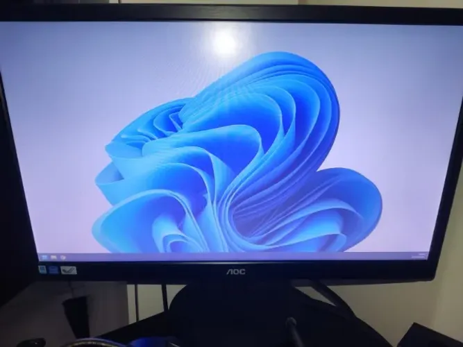 Vendo Monitores 21.5" e 32"