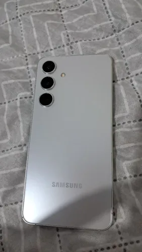 Samsung Galaxy S24 cinza 256gb