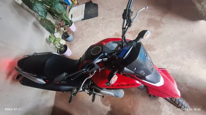 Vende se Lander 250cc com revisão em dias e na garantia