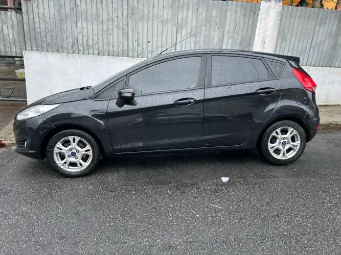 Ford Fiesta 1.6 16V Flex Mec. 5P 2015