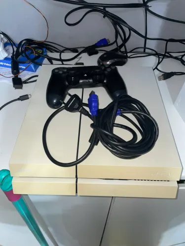 PS4 Modelo Fat/ FW 9.00 desbloqueado/ 500gb lotado de jogos