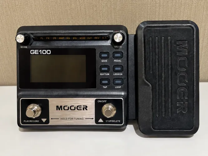 Pedaleira MOOER GE100