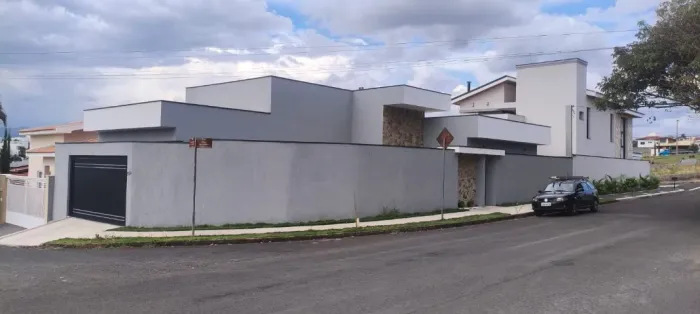Linda Casa de Esquina Terras de são José