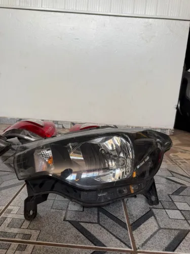 FAROL ESQUERDO FIAT MOBI