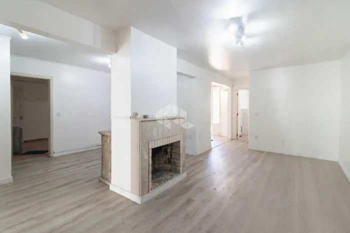 Casa sobrado, 03 dormitórios, com 311m² bairro Ipanema - Porto Alegre