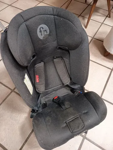 Cadeira infantil para carros 
