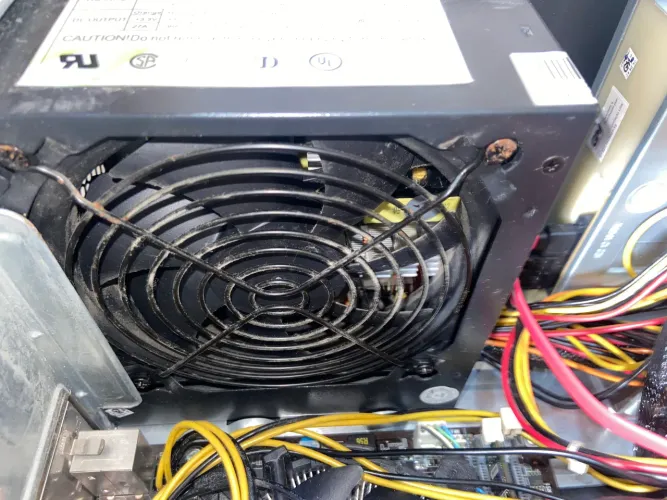 PRA VENDER AGORA FONTE REAL ATX 700W GM