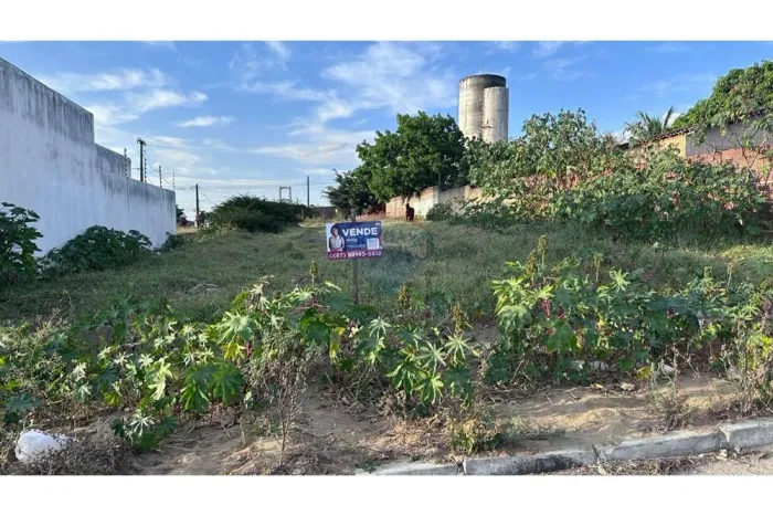 Terreno à venda com 450m² no bairro Dom Hélder Câmara em GARANHUNS - PE