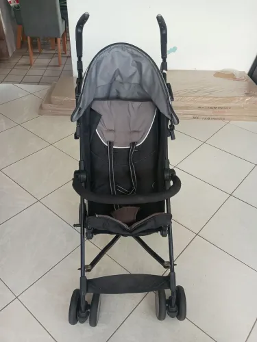 Carrinho de bebê Cosco