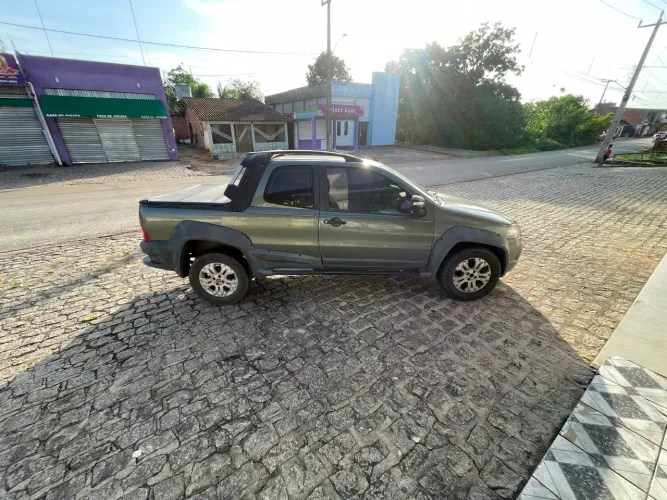 Fiat Strada Adventure1.8/ 1.8 Locker Flex CD 2010