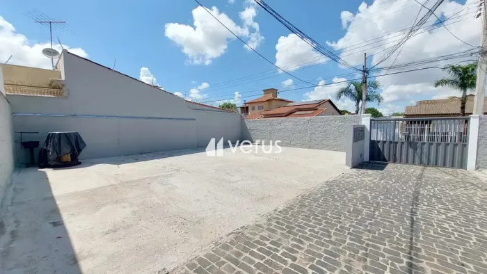CASA EM CONDOMÍNIO para aluguel, 2 quartos, 3 vagas, Brasil - Uberlândia/MG