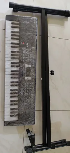 Vendo teclado com suporte
