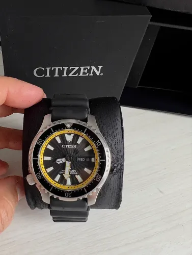 Citizen Promaster Diver Automatic "Fugu" (referência NY0130-08E) Safira