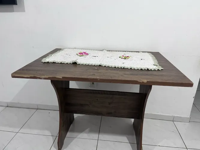 DOAÇÃO- mesa de jantar