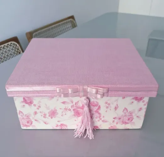 Caixa em MDF Quadrada forrada com Tecido 27x27x11cm 